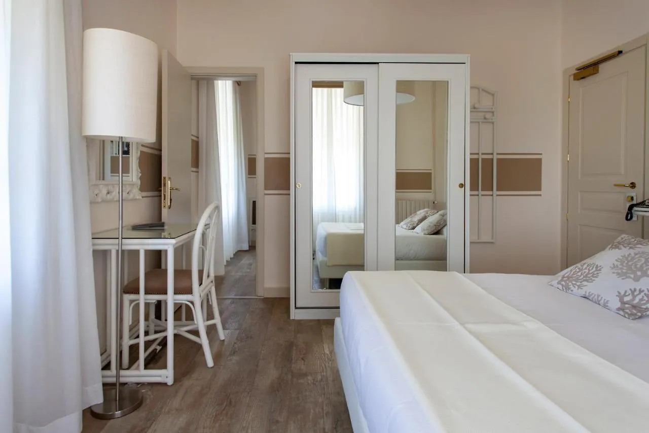 Hotel Olimpia Forte dei Marmi 4*,  Italien