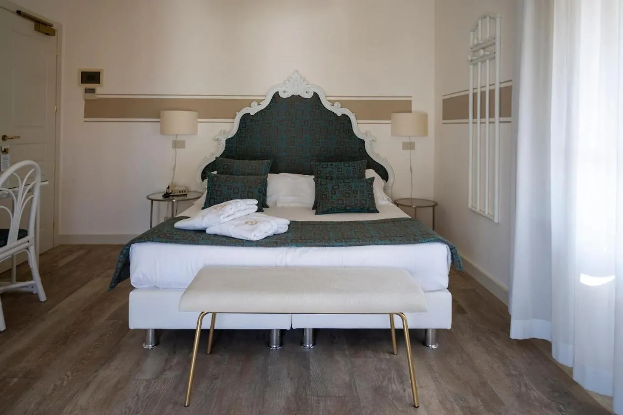 Hotel Olimpia Forte dei Marmi 4*,