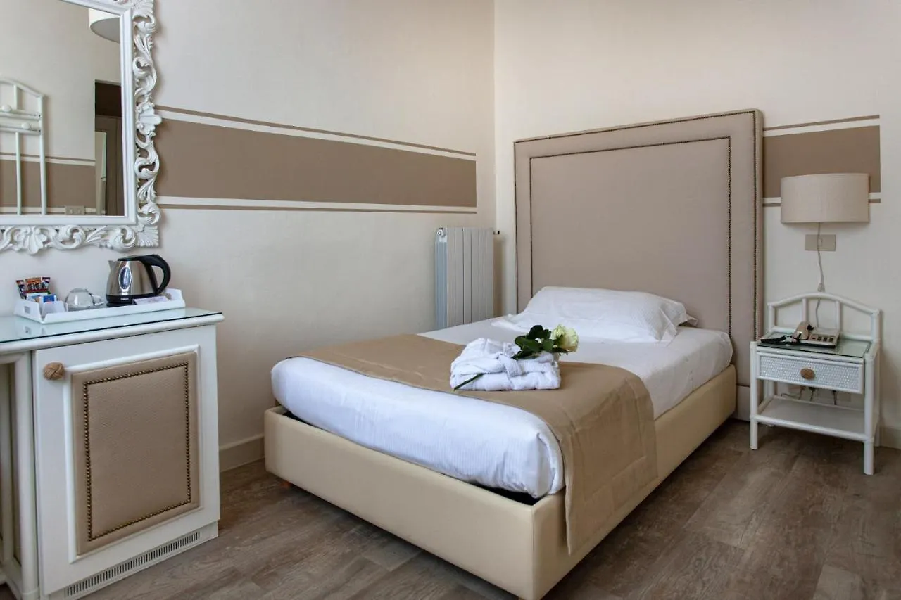 Hotel Olimpia 포르데데이마르미